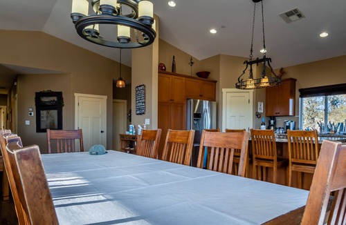 Bradley House | Lake Nacimiento Retreat Near Paso Robles: Views, Stargazing & Space to Unwind