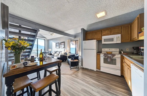 Bijou Park Condo | Lakefront Condo + Views + Near Dining and Skiing | Beach Front Perch