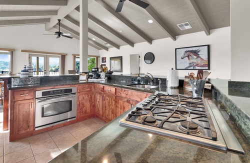 Oak Shores House | Lakefront Oasis w/Private Dock on Lake Nacimiento - Boat, Swim & Unwind!