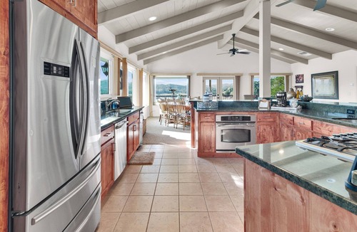 Oak Shores House | Lakefront Oasis w/Private Dock on Lake Nacimiento - Boat, Swim & Unwind!