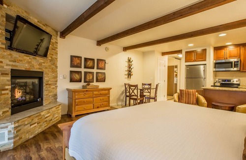 South Lake Tahoe Condo | Lakeland Village #109 - Honeymoon Studio