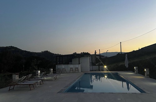 Tarsia Villa | Lakeview Villa: Pool,Jacuzzi, Sauna, Outdoor Kitchen, Pizza Oven & Starry Dining