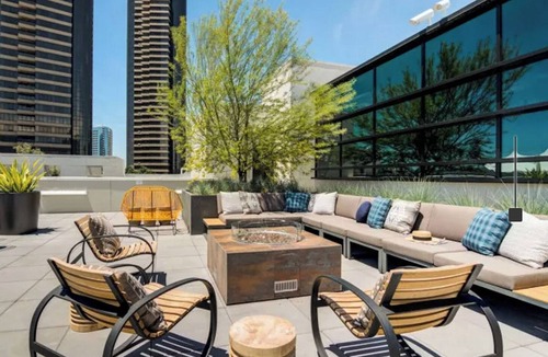 Pacific Terrace Apartment | Landing | Amazing Studio, Pool, Clubhouse