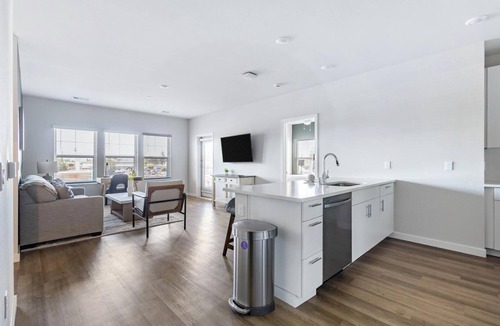 Santa Rosa Apartment | Landing | Stylish 1BD, Clubhouse, Gym