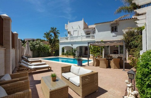 El Faro Villa | Large Family Villa 650m From Beach
