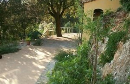 Tortorella Apartment | Large holiday flat with roof terrace and sea view