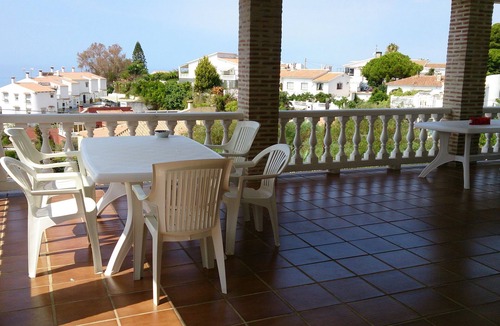 Benajarafe Villa | Large villa near the beach with pool and sea views