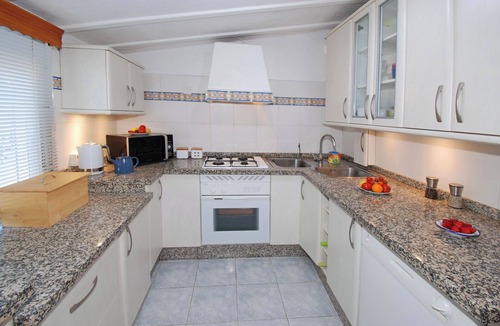Comares Villa | Las Brisas-Your Private Slice of Andalusian Paradise. pool-airco-privacy-views