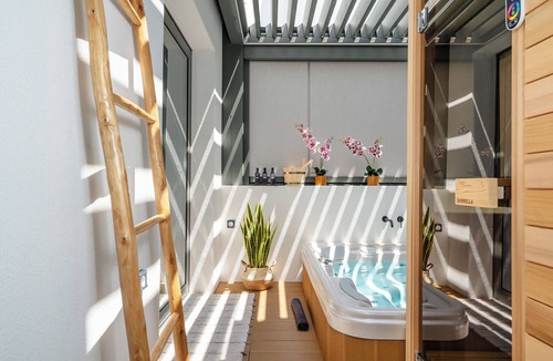 Naxos Town House | Legato Spa Suites