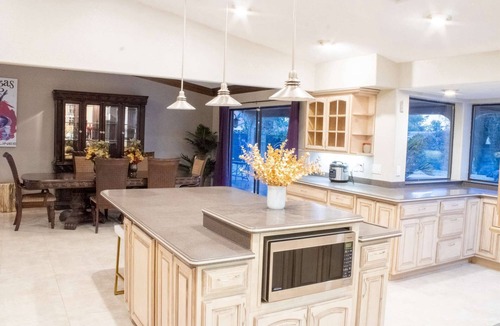 Paradise Crest House | Leopard Lux Gold Rush: Heated*Pool, 4000SqFt, Jacuzzi*, Billiards, Darts, Projector, 4K TV's, Darts