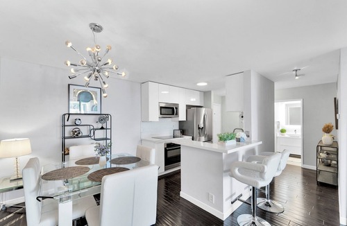 Norma Triangle Condo | Located in West Hollywood . Walking distance to Sunset Strip and Entertainment.