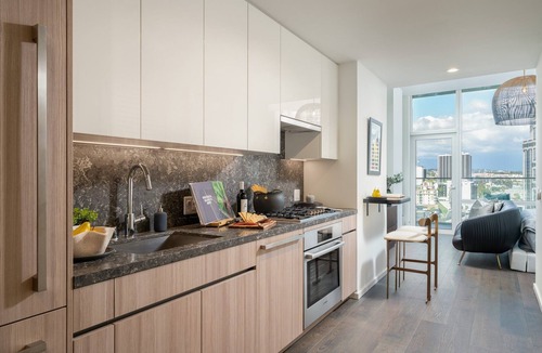 Commerce Condo | Los Angeles Down Town Lux Condo with Wrap Around Balcony and Spectacular Views