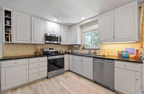 Sonora Villa | Loved by Guests! Quiet Villa w/King Beds, Full Kitchen, 2-Min Drive to Downtown