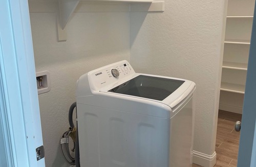 Hanford Apartment | Lovely studio in charming Hanford perfect for getaway