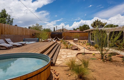 Yucca Valley House | Lucky Moon Retreat | JTree Oasis w/Hot Tub & Pool