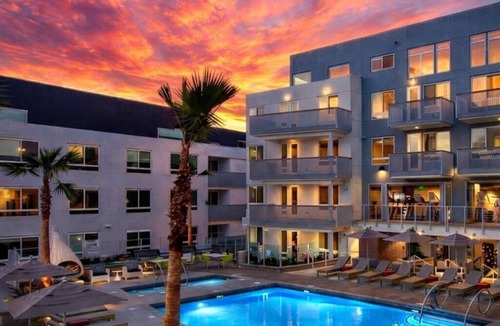 Downtown Apartment | Lux 1BD/1BTH apt in peaceful Glendale w pool,gym,hot tub, rooftop, free parking