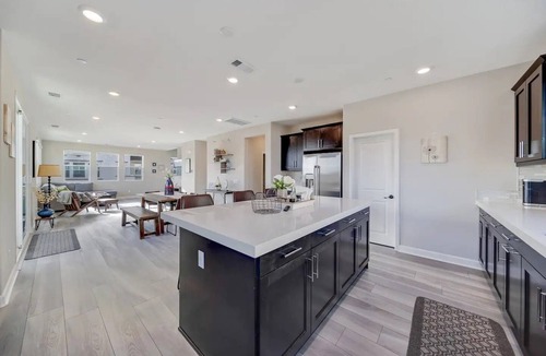 Ivey Ranch - Rancho Del Oro Condo | Luxe Private Getaway in the Heart of Oceanside!