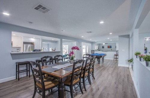 Las Vegas Villa | Luxurious 5 BR, 5.5 BA Villa, Pool, Games, 15 min to LV Strip