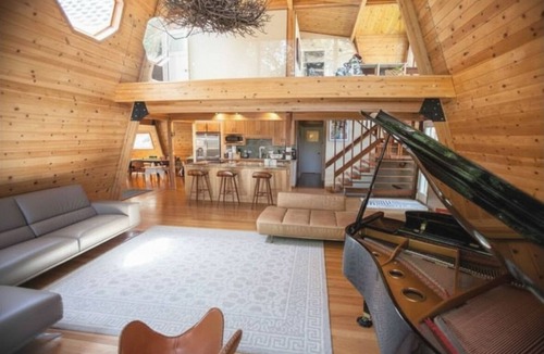 Uptown Brisbane House | Luxurious Bayview Treehouse: Hot Tub, 15 min to SF