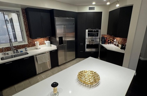 Downtown Condo | Luxurious fully furnished 2-bedroom 2.5 bath condo in enchanting Glendale CA