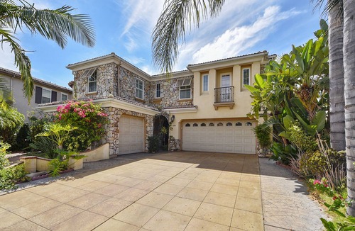 Ocean View Hills House | Luxurious house with private hot tub & pool - short drive to beach