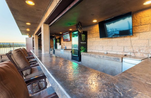 Bullhead City House | Luxurious Riverfront Home W/Private Beach & Waterfront Bar/HEATED POOL