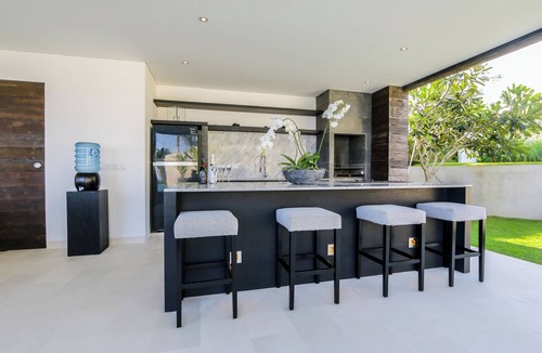 Cemagi Villa | Luxury 5 Bdr Beach Villa. Fully staffed with Chef. Beach club . 2 Pools. Canggu
