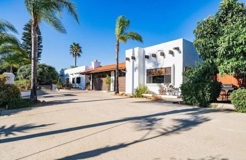 Fallbrook Villa | Luxury 5 bedroom Wine Retreat Fallbrook Villa sleeps 12