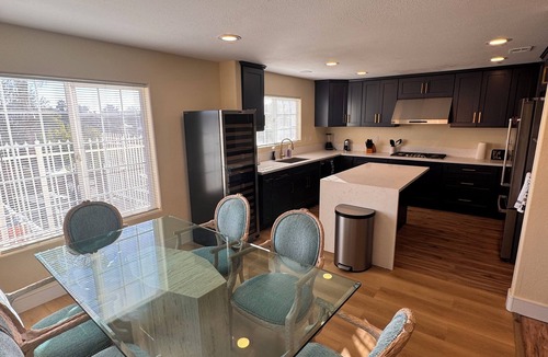 San Diego Villa | Luxury 5 Bedrooms with FREE Heated Pool & SPA, Arcades, and Central Location