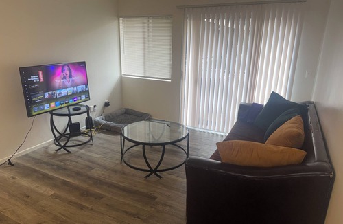 Little Armenia Apartment | Luxury Bright 2-bedroom apartment with AC in pleasant Hollywood