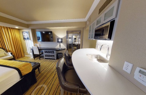 Winchester Resort | Luxury Experience-4BR Villa-10 people-Las Vegas Resort & Casino-Ideal for Groups