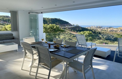Casares Apartment | Luxury Golf and Beach Holiday Apartment on Finca Cortesin Golf Club.