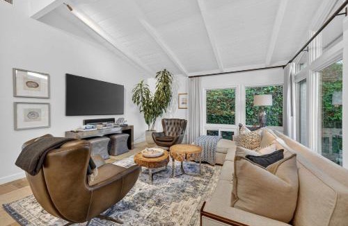 La Jolla Heights House | Luxury Home Backyard Oasis Villa