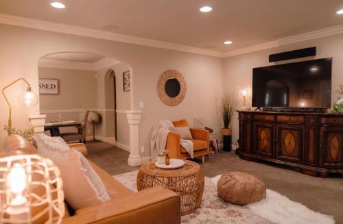 Nevada City House | Luxury House Walk to Downtown or Pioneer Park