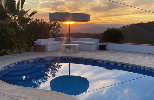 Canillas de Aceituno Villa | Luxury Mountain Retreat El Frantoio – 100% Private Pool & Panoramic Views