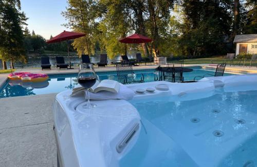 Cascade Villa | Luxury Riverside Estate - 3BR Home or 1BR Cottage or BOTH - Sleeps 14 - Swim, fish, relax, refresh
