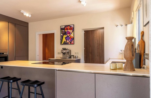 Pinos de Alhaurin Villa | Luxury Stay with Guest House - Pool - Gym & Sauna