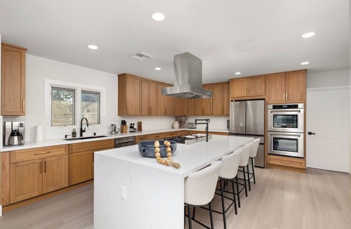 View Park-Windsor Hills House | Luxury 4BR/4BA Contemporary Home in View Park–Windsor Hills