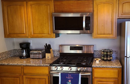 Winchester Villa | Luxury Vacation Villa Resort Game Room. 10mins Strip with FREE Heated Pooln