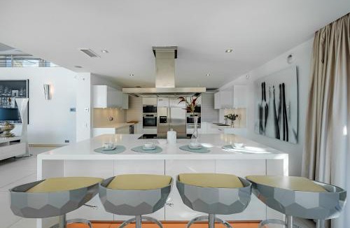 Nueva Andalucia Villa | Luxury Villa-Los Naranjos Golf Club