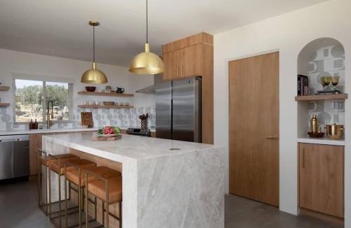 Yucca Valley House | Luxury Villa Pool & Spa Looking Glass