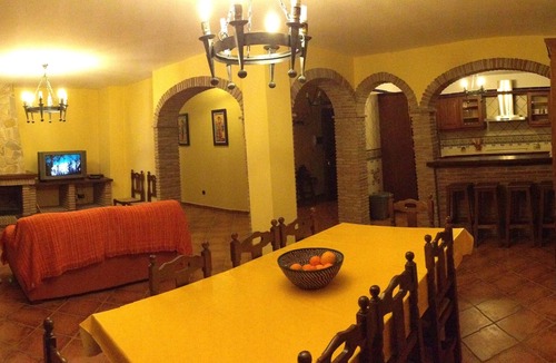 Vinuela Villa | Magnificent house on the shores of Lake Viñuela