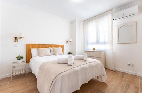 La Malagueta Apartment | MalagaSuite Malagueta Beach & Sun