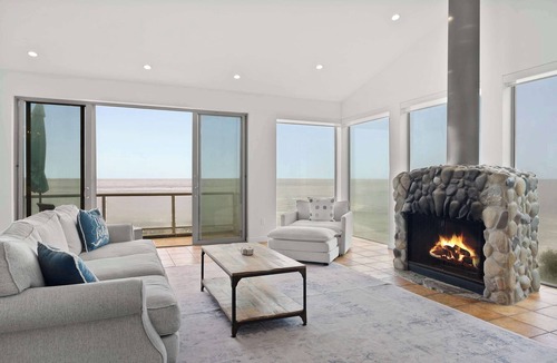Western Malibu House | Malibu 4BR Beachfront | Ocean Views | C&C