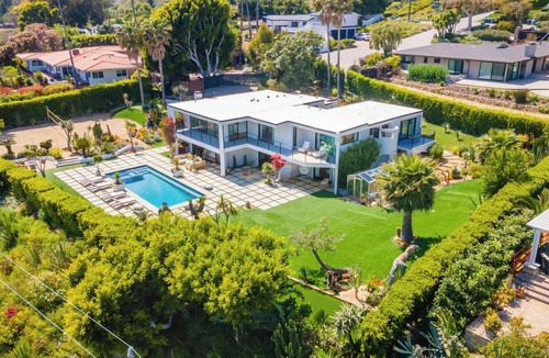 Central Malibu House | Malibu Luxury 4 BR Home w Pool and Ocean Views