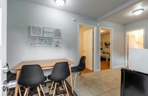 El Granada House | Marbella Lane - 2BR Guest House DTWN RWC Pking