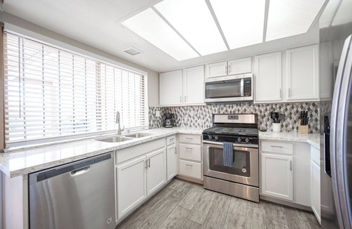 Winchester House | Marvelous three bed/two bath near Strip! w/pool!