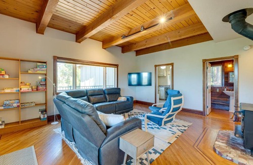 Auburn House | Meadow Vista Mountain Escape w/River Views!