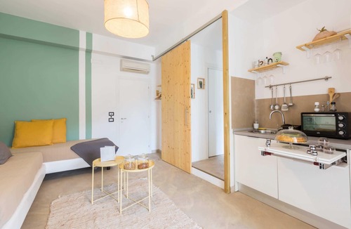 Sorrento Historic Centre House | Mediterranean Suites - New Stylish & Modern Apartment in OldTown with Terrace