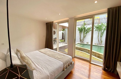 Legian House | Mila's Villa Large 3 bedroom villa in the heart Legian.